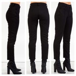 REVICE Venus Crops in Black